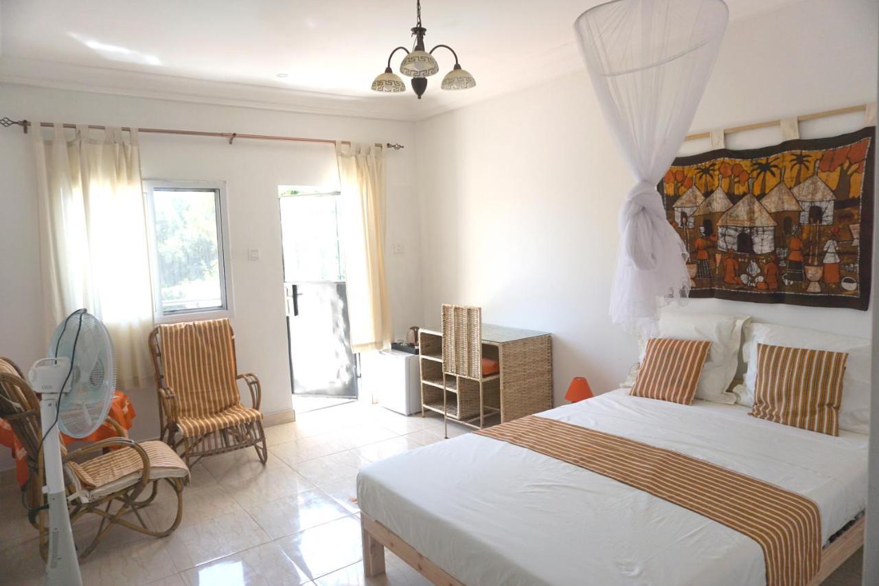 B & B Villa Calliandra Bijilo Екстер'єр фото